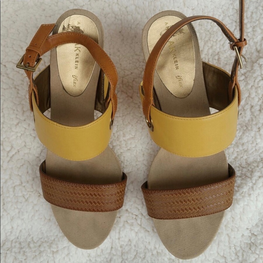 Shoes - Picture 2 of 3